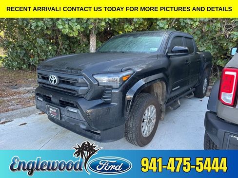 Used 2025 Toyota Tacoma SR5 image 1