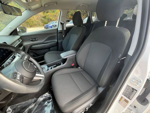 Used 2025 Hyundai Kona SEL image 31