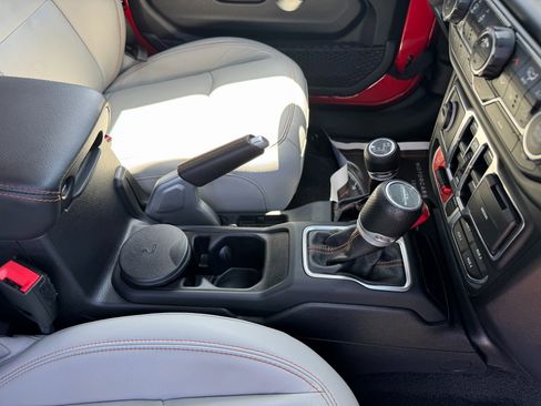 Used 2021 Jeep Gladiator Mojave w/ Uconnect 4C Nav & Sound Group image 25