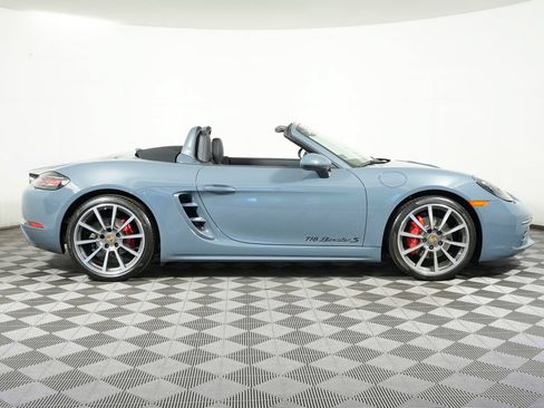 Certified 2017 Porsche 718 Boxster S RWD image 8