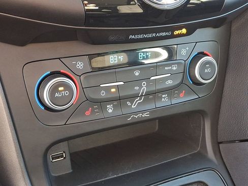 Used 2018 Ford Focus SEL w/ Cold Weather Package image 15