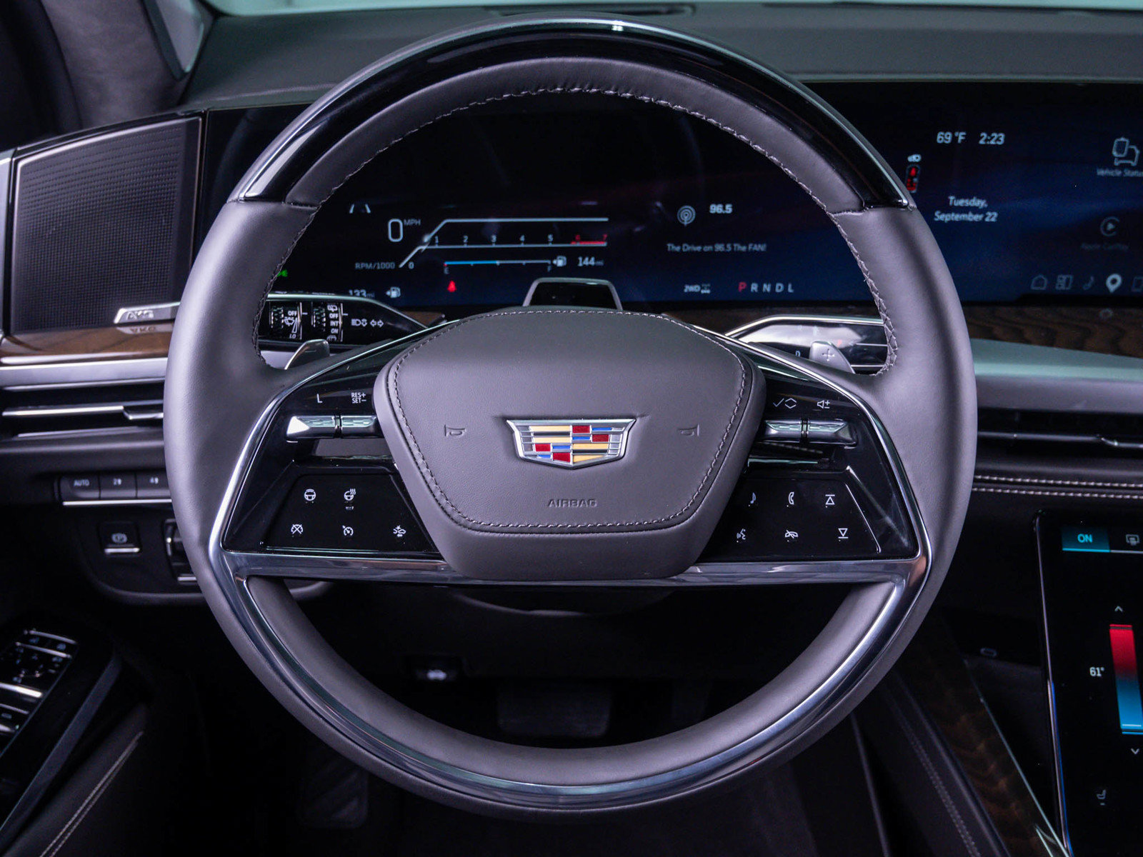 Used 2026 Cadillac Escalade Platinum Sport AWD/4WD image 16