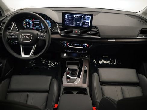 Used 2025 Audi Q5 2.0T Premium Plus w/ Premium Plus Package AWD/4WD image 8