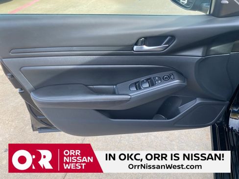 Used 2024 Nissan Altima 2.5 SV image 13