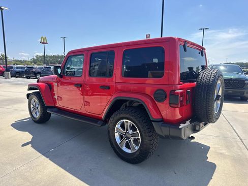 Used 2020 Jeep Wrangler Unlimited Sahara w/ LED Lighting Group AWD/4WD image 5