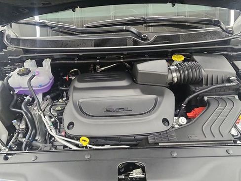 New 2026 Chrysler Pacifica Pinnacle AWD/4WD image 19