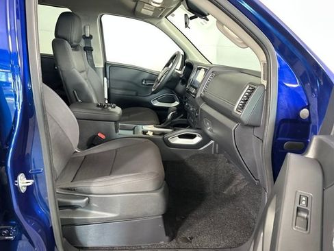 Used 2022 Nissan Frontier SV w/ Technology Package image 28