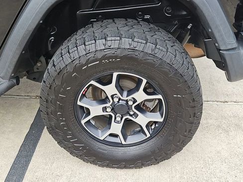 Used 2019 Jeep Wrangler Unlimited Rubicon AWD/4WD image 12
