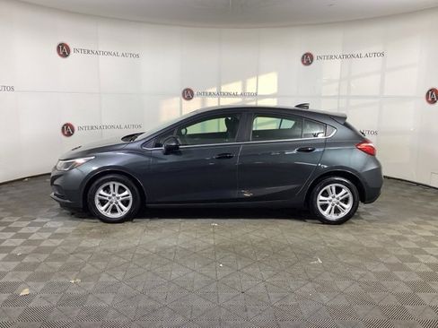 Used 2018 Chevrolet Cruze LT w/ Convenience Package image 8