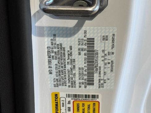 Used 2017 Ford Mustang Shelby GT350 image 32