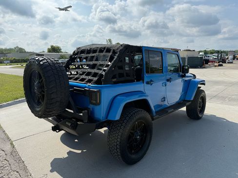 Used 2014 Jeep Wrangler Unlimited Sahara w/ Dual Top Group image 4