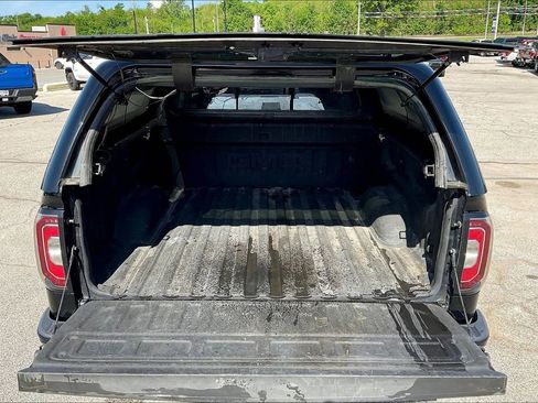 Used 2017 GMC Sierra 1500 SLT image 29