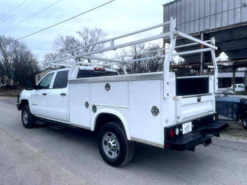 Used 2019 Chevrolet Silverado 2500 W/T w/ WT Convenience Package image 3