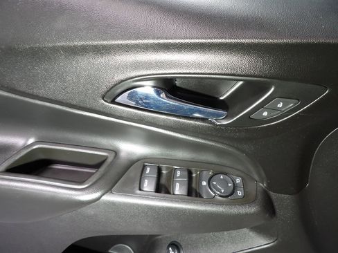 Used 2021 Chevrolet Equinox LT AWD/4WD image 8