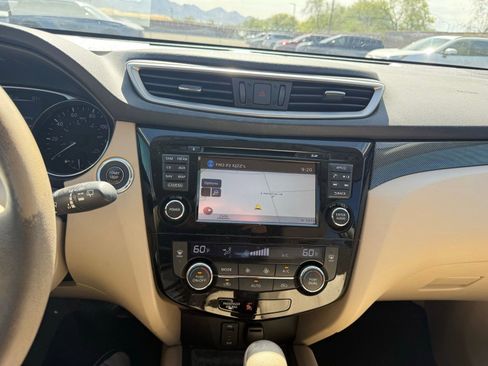 Used 2015 Nissan Rogue SL FWD image 20