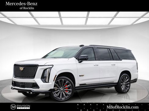Used 2025 Cadillac Escalade ESV V AWD/4WD image 1