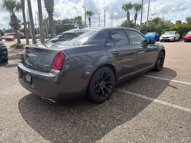 Used 2019 Chrysler 300 Touring w/ Sport Appearance Package RWD image 9