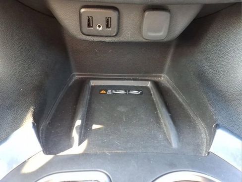 Used 2023 Chevrolet Traverse LT w/ LPO, Floor Liner Package FWD image 21