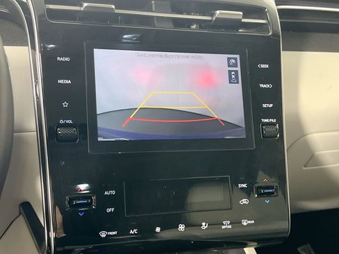 Used 2023 Hyundai Tucson SEL w/ Convenience Package image 13