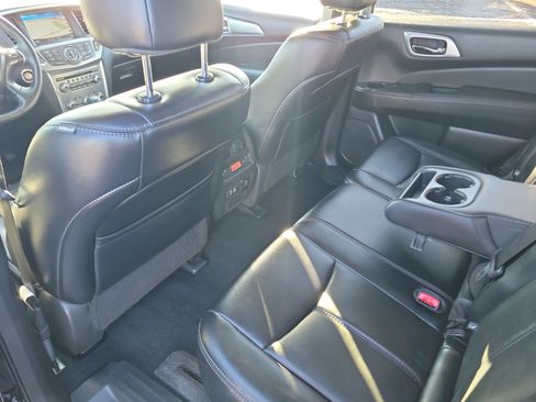 Used 2019 Nissan Pathfinder SL image 13