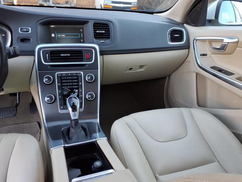 Used 2015 Volvo S60 T5 Premier image 14