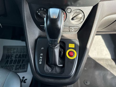 Used 2017 Ford Transit Connect XL image 19