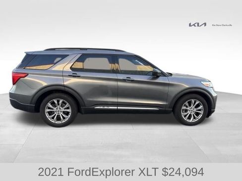Used 2021 Ford Explorer XLT w/ Equipment Group 202A RWD image 9
