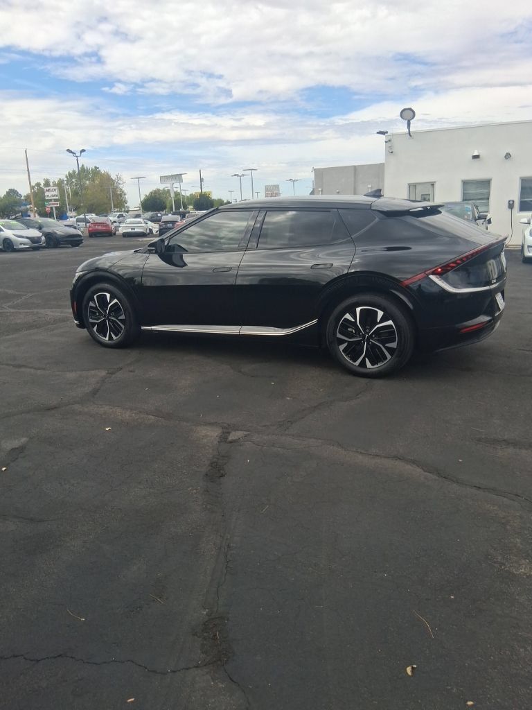 Used 2022 Kia EV6 Wind RWD image 2