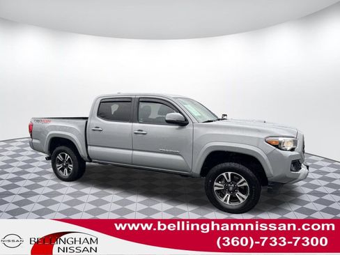 Used 2018 Toyota Tacoma TRD Sport w/ Technology Package image 1