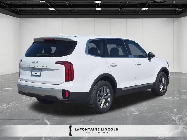 Used 2023 Kia Telluride LX FWD image 5