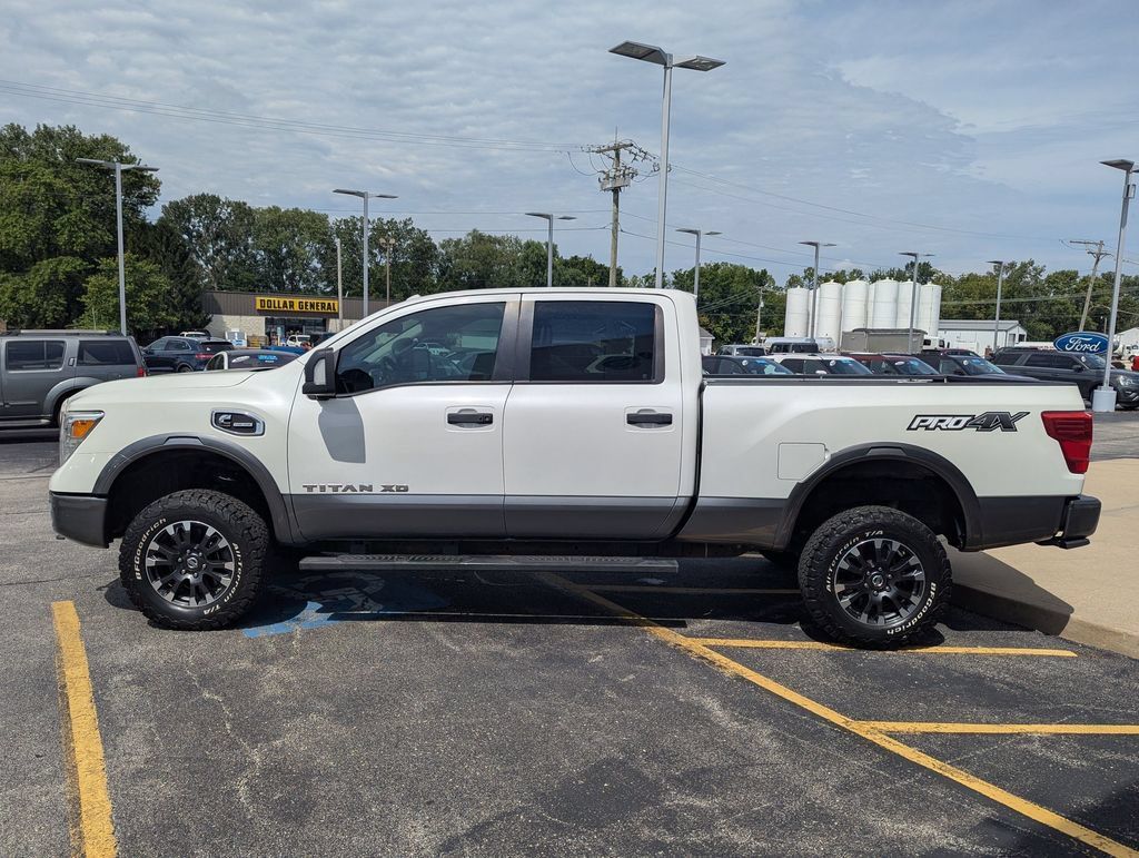 Used 2018 Nissan Titan PRO-4X w/ Pro-4x Convenience Package AWD/4WD image 6
