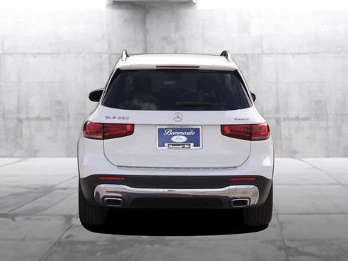 Used 2023 Mercedes-Benz GLB 250 4MATIC w/ Premium Package image 6