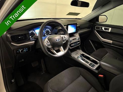 Certified 2023 Ford Explorer XLT RWD image 4