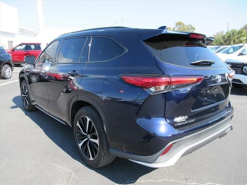 Used 2021 Toyota Highlander XSE FWD image 7