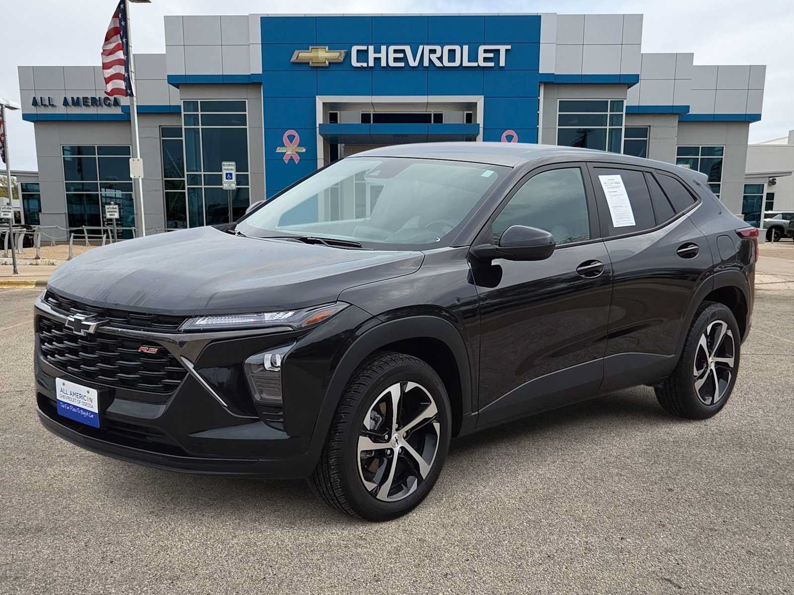 Used 2024 Chevrolet Trax RS FWD image 1