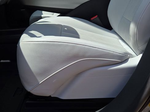 Used 2024 Cadillac Lyriq Luxury w/ LPO, Floor Liner Package RWD image 17