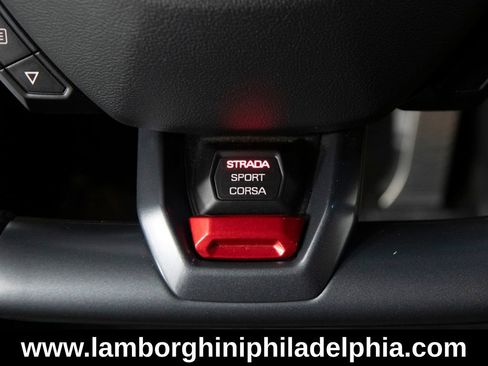 Used 2015 Lamborghini Huracan LP 610-4 AWD/4WD image 18