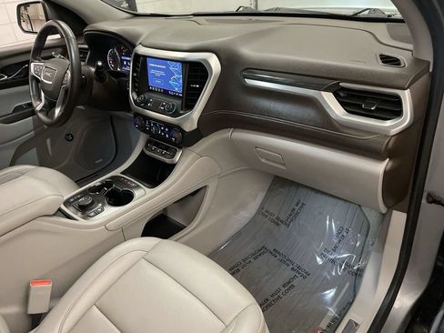 Used 2023 GMC Acadia SLT w/ Preferred Package FWD image 23