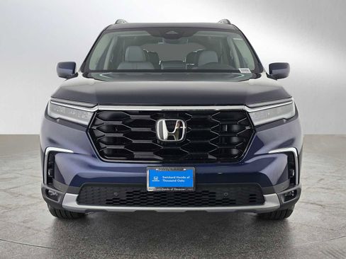 New 2025 Honda Pilot Touring image 8