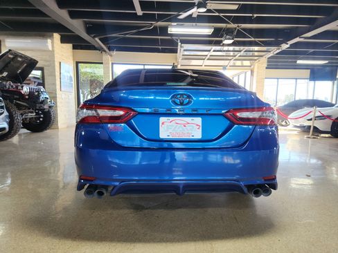 Used 2019 Toyota Camry XSE image 5