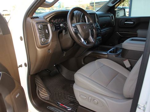 Used 2021 Chevrolet Silverado 1500 LT Trail Boss w/ Convenience Package II image 13