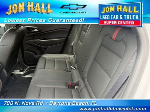 Used 2024 Chevrolet Trax RS w/ Sunroof Package FWD image 20