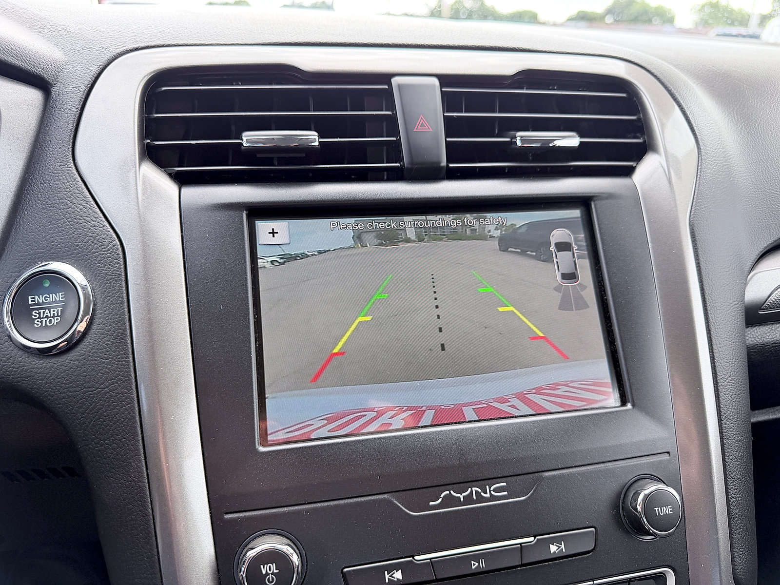 Used 2019 Ford Fusion SE FWD image 29