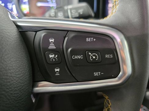Used 2024 Jeep Wrangler Unlimited Sahara w/ Technology Group AWD/4WD image 26
