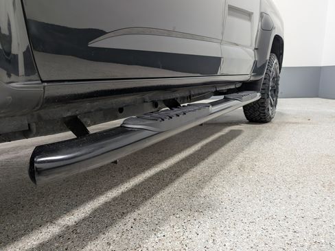 Used 2021 Chevrolet Colorado Z71 w/ Z71 Midnight Edition image 9