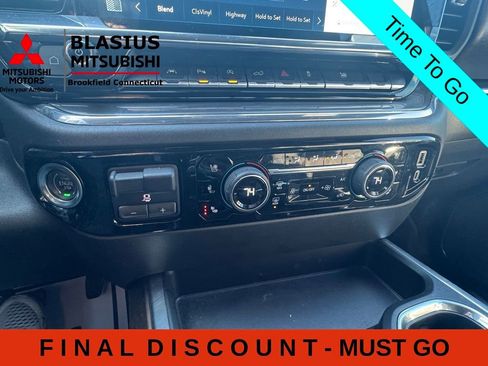 Used 2023 Chevrolet Silverado 1500 High Country w/ High Country Premium Package AWD/4WD image 31