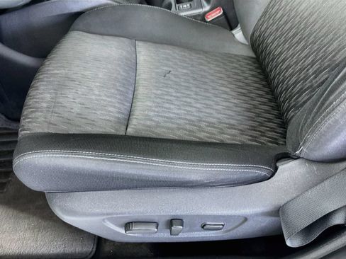 Used 2017 Nissan Rogue SV FWD image 18