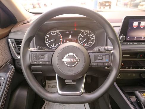 Used 2023 Nissan Rogue SV image 33