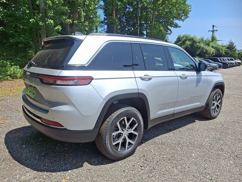 New 2025 Jeep Grand Cherokee Limited image 4