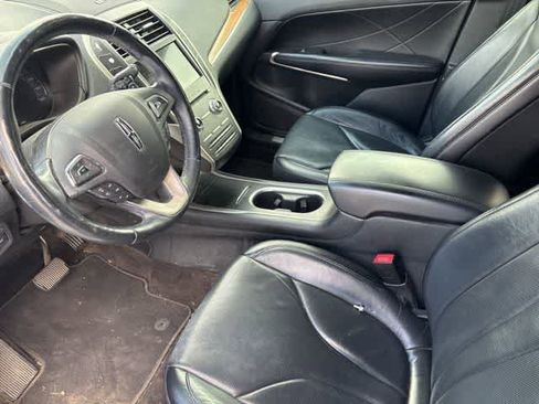 Used 2019 Lincoln MKC Reserve w/ MKC Climate Package image 9